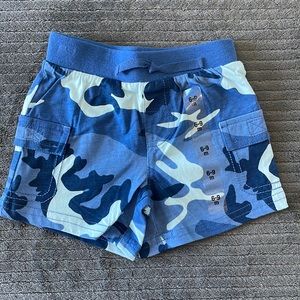 🍂 4 for $10 🍂   Blue camo shorts with pockets. Size 6-9 months. New With Tags